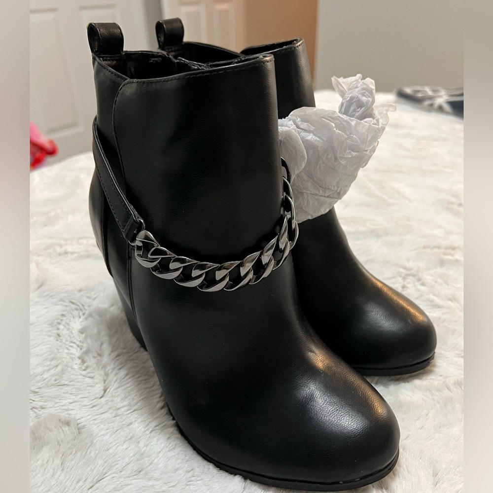 NWOB Torrid black ankle booties. Wide width